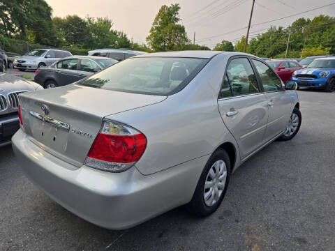 2005 Toyota Camry LE