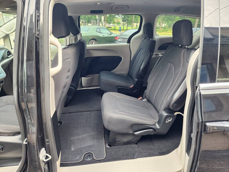 2018 Chrysler Pacifica LX