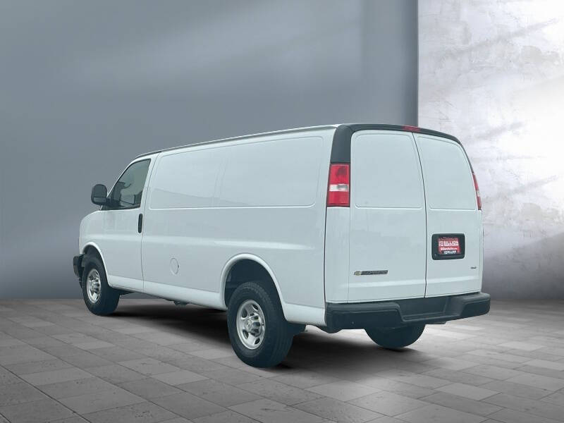 2023 Chevrolet Express 2500