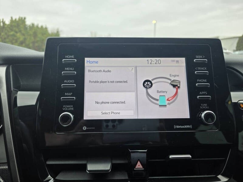 2022 Toyota Camry Hybrid SE