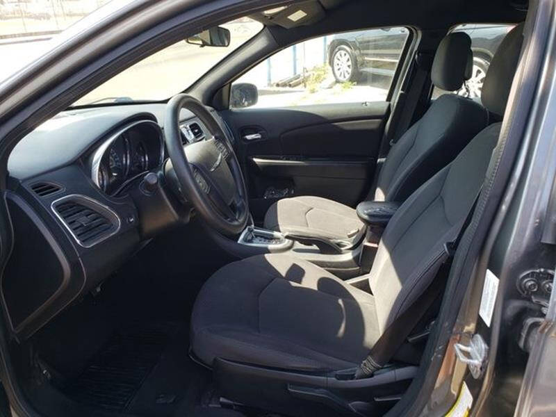 2013 Chrysler 200 LX