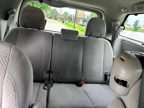 2014 Toyota Sienna LE 7-Passenger Auto Access Seat