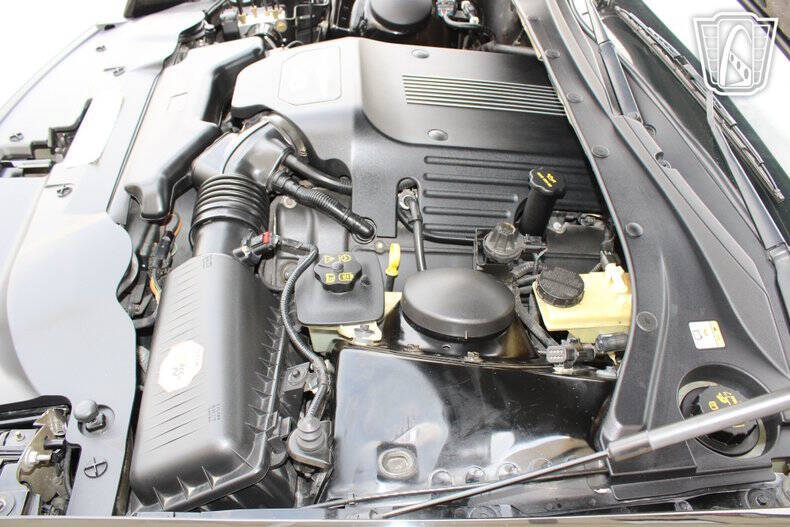 2004 Ford Thunderbird Deluxe