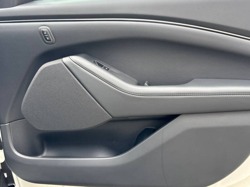 2026 Ford Mustang Mach-E Select