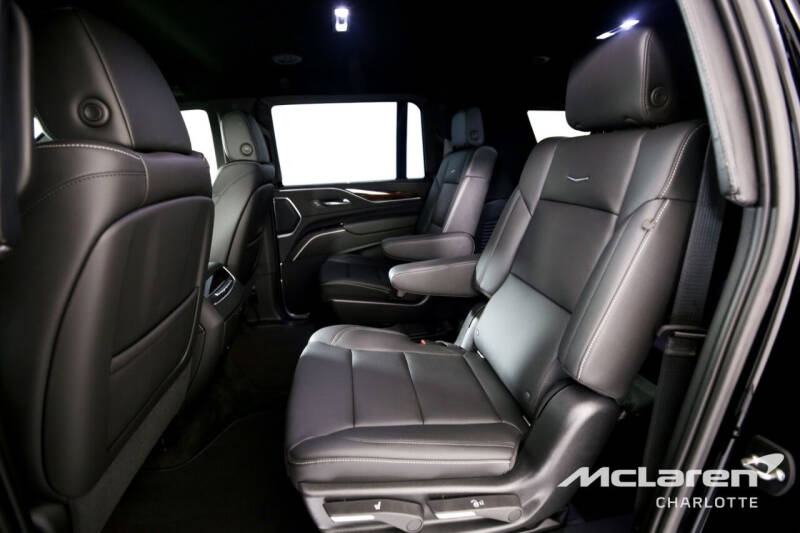 2022 Cadillac Escalade ESV Luxury