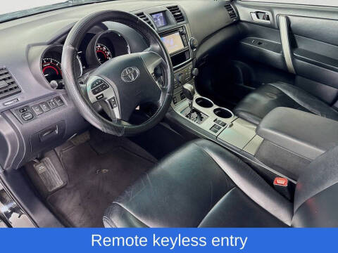 2013 Toyota Highlander SE