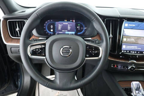 2025 Volvo XC60 T8 Ultra Dark Theme