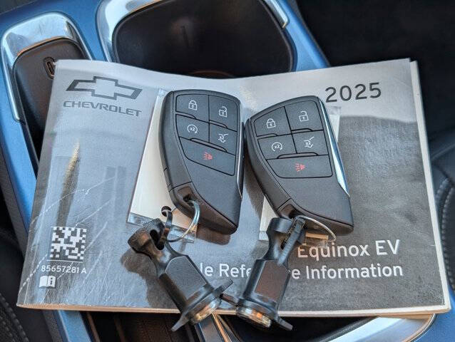 2025 Chevrolet Equinox EV LT