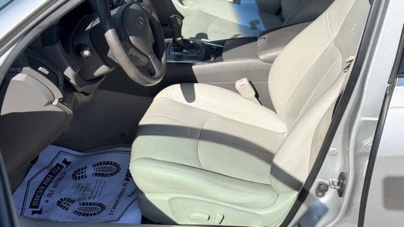 2011 Infiniti G25 Sedan Journey