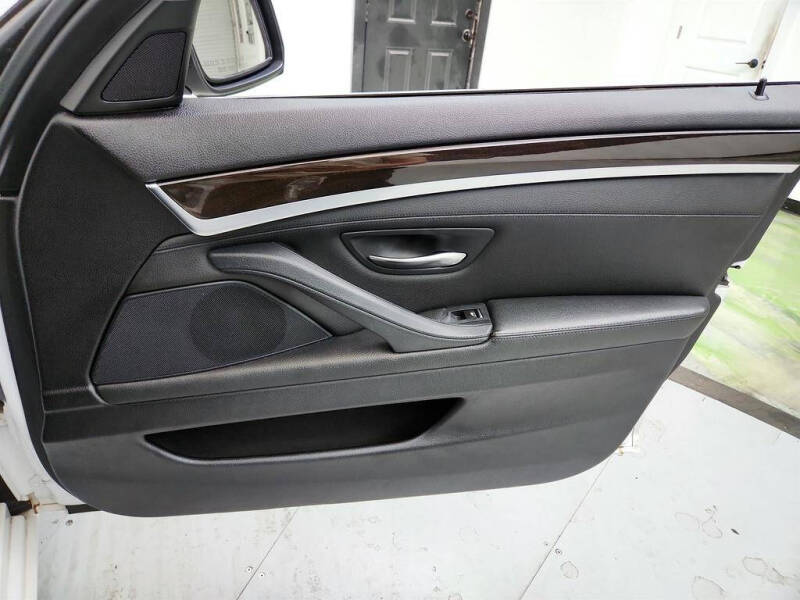 2016 BMW 5 Series 528i