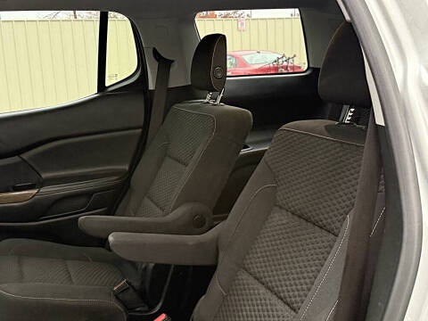 2017 GMC Acadia SLE-2