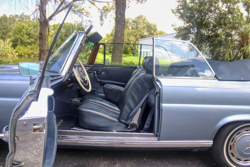 1970 Mercedes-Benz 280-Class