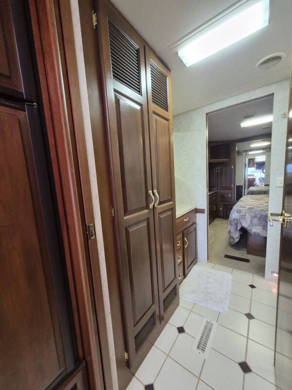 2002 Newmar Dutch Star 3852