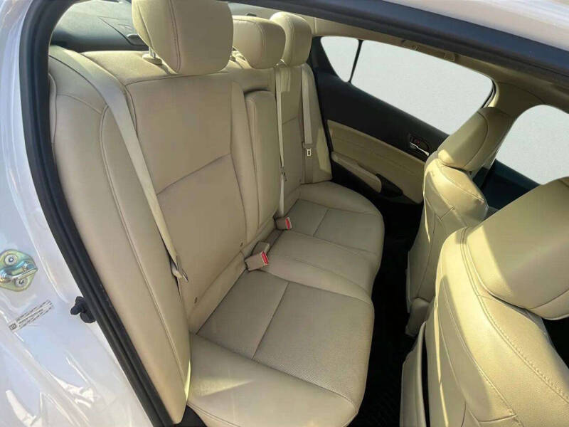 2016 Acura ILX w/Premium