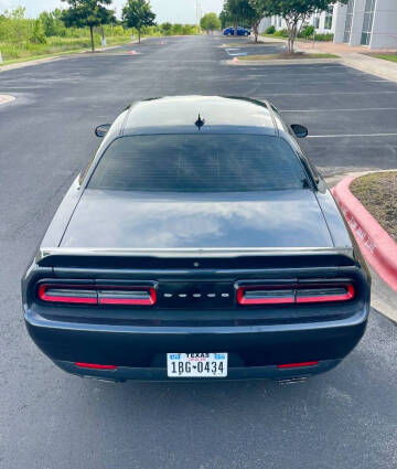2017 Dodge Challenger SXT Plus