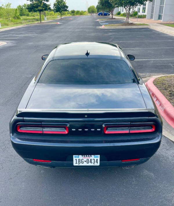 2017 Dodge Challenger SXT Plus