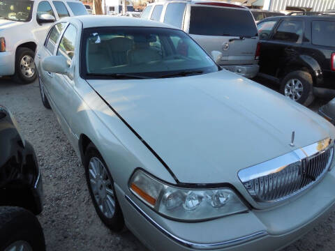 2005 Lincoln Town Car for sale at SCOTT HARRISON MOTOR CO in Houston TX
