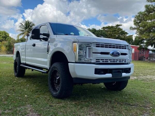 2017 Ford F-250 Super Duty XL's photo