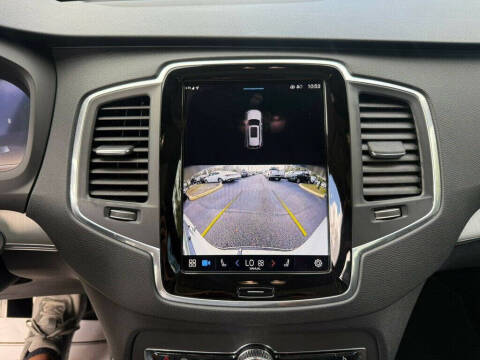 2025 Volvo XC90 B5 Core Bright Theme