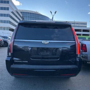 2018 Cadillac Escalade ESV Luxury