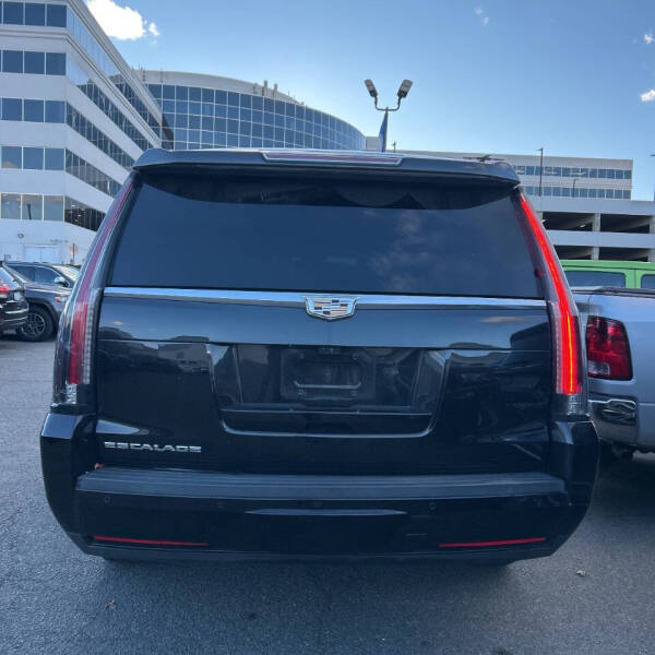 2018 Cadillac Escalade ESV Luxury