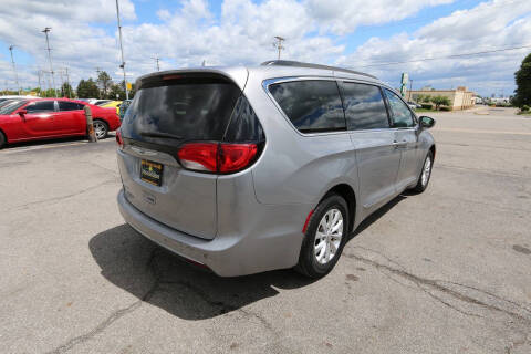 2017 Chrysler Pacifica Touring Plus