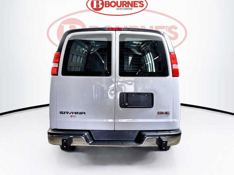 2025 GMC Savana 2500