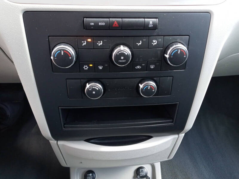 2012 Volkswagen Routan S