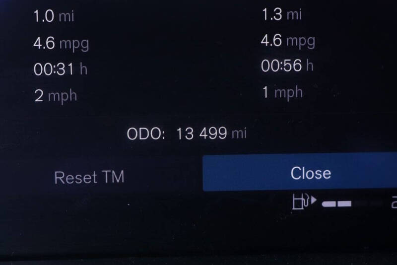 2024 Volvo XC60 B5 Core Dark Theme