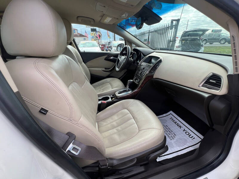 2012 Buick Verano Leather Group