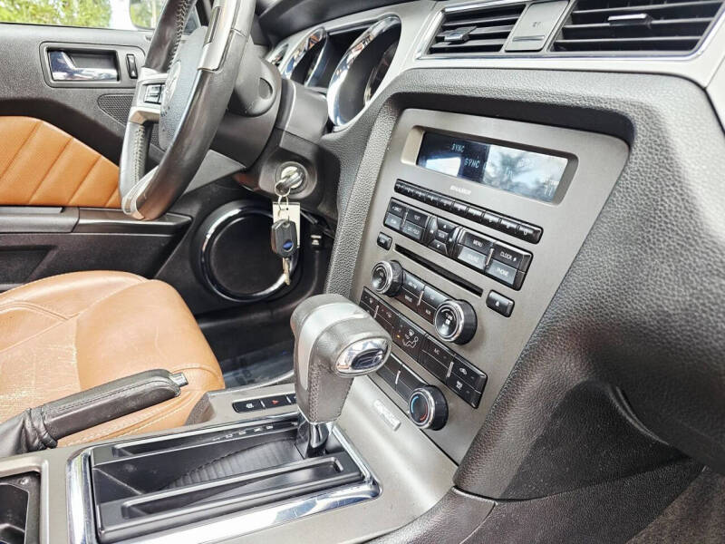 2011 Ford Mustang V6 Premium