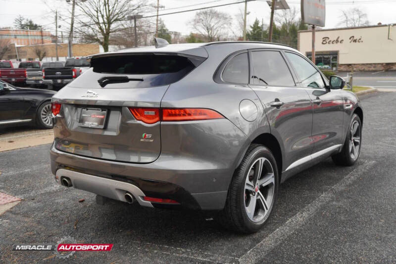 2018 Jaguar F-PACE S