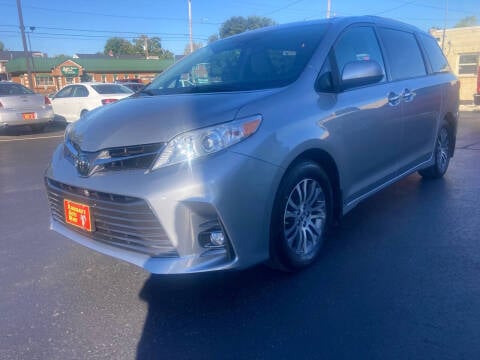 2018 Toyota Sienna for sale at RABIDEAU'S AUTO MART in Green Bay WI