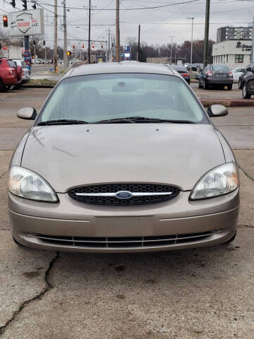 2003 Ford Taurus SE