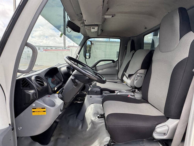 2015 Hino 195