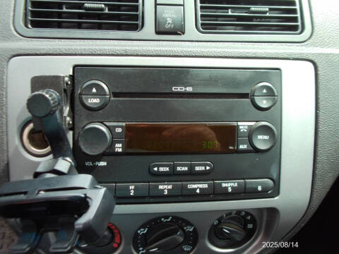 2005 Ford Focus ZX5 SE
