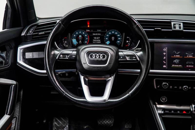 2022 Audi Q3 quattro Premium 40 TFSI