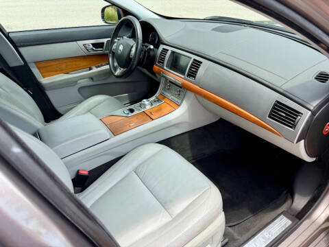 2010 Jaguar XF