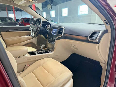 2019 Jeep Grand Cherokee Laredo E