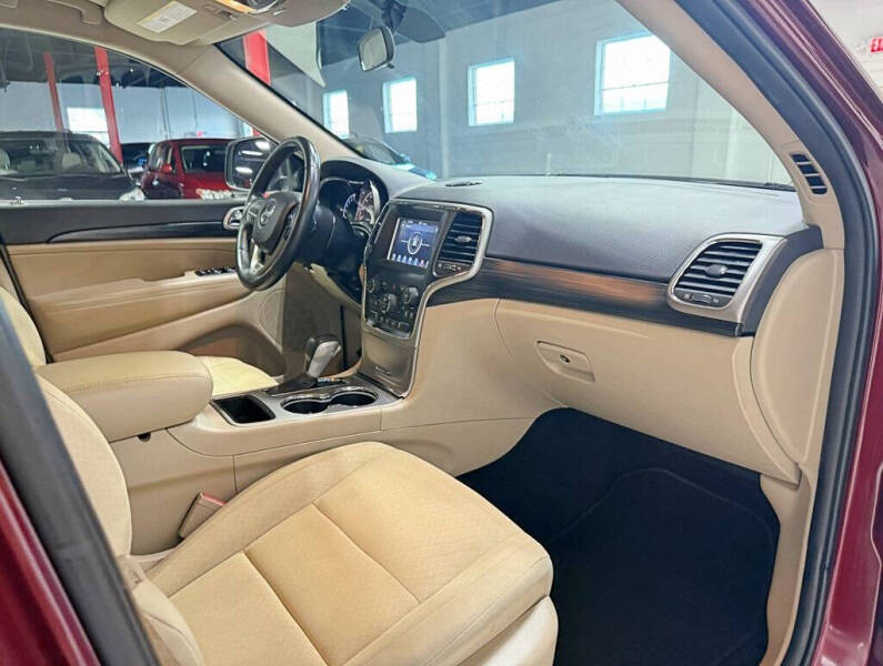 2019 Jeep Grand Cherokee Laredo E