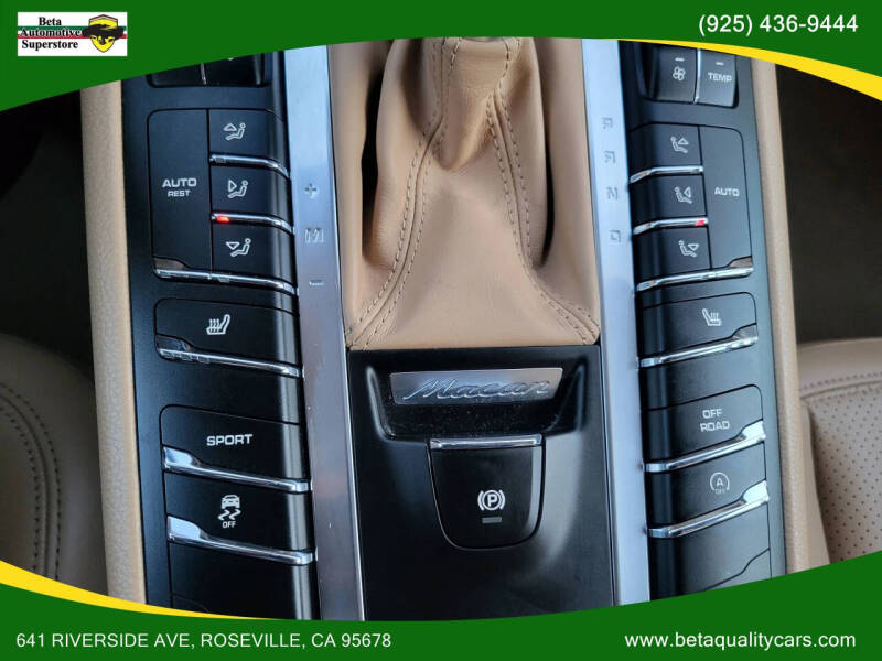 2015 Porsche Macan S