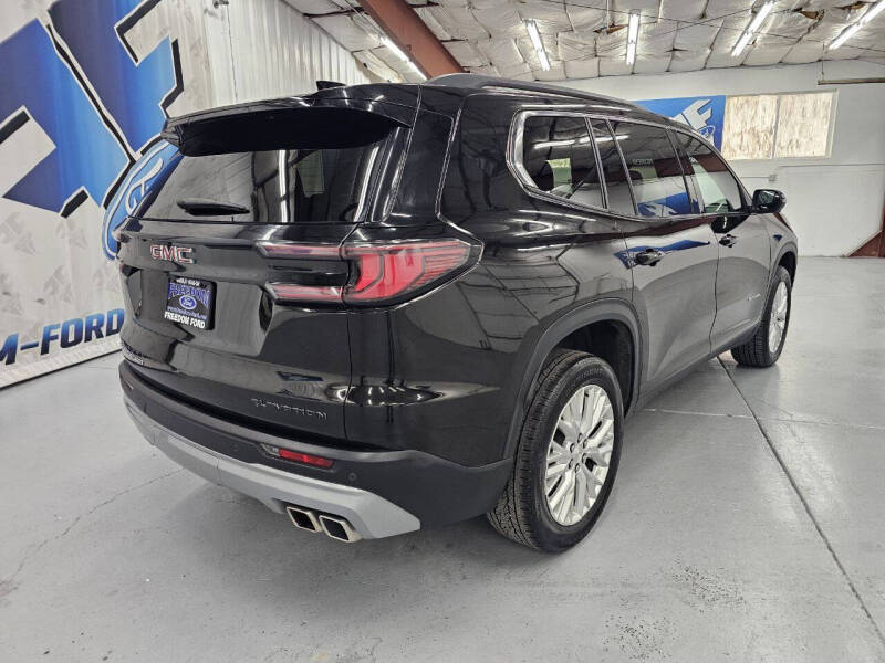 2024 GMC Acadia Elevation