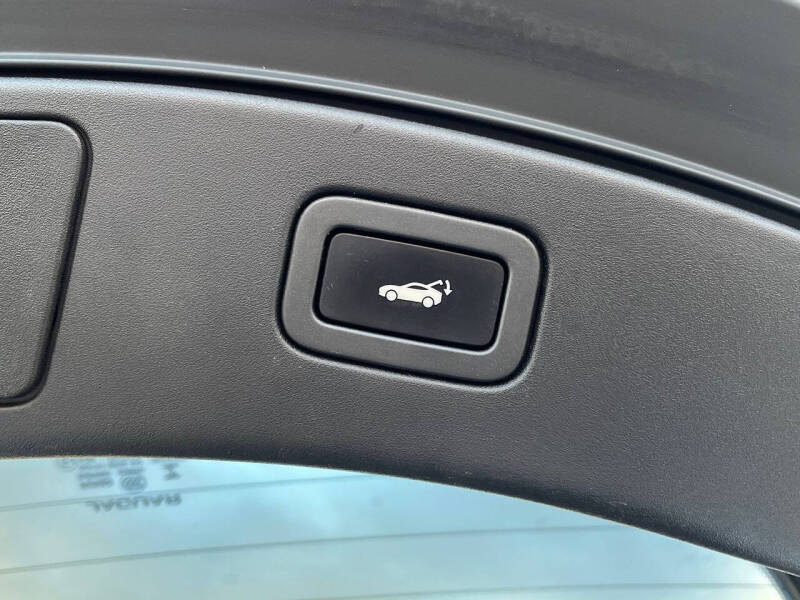 2016 Jaguar F-TYPE R