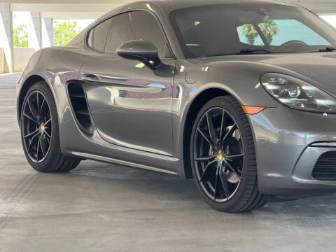2019 Porsche 718 Cayman