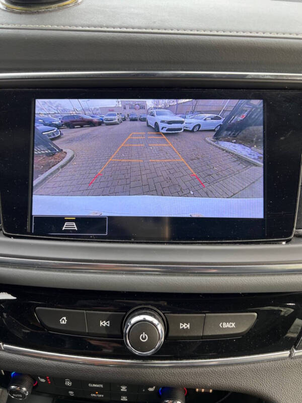 2023 Buick Enclave Essence