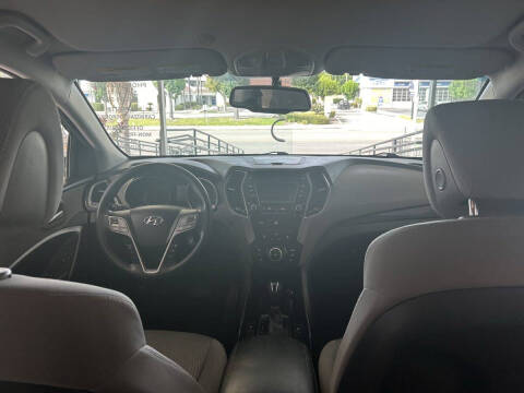 2016 Hyundai Santa Fe SE