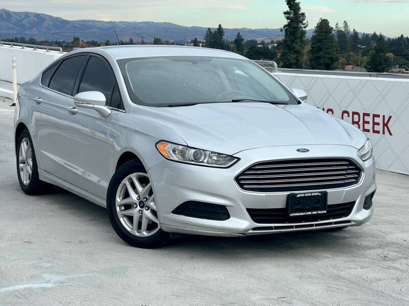 2016 Ford Fusion SE photo 3