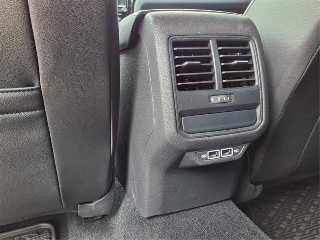 2022 Volkswagen Passat R-Line