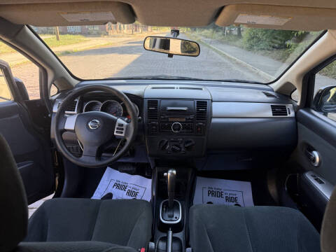 2011 Nissan Versa 1.8 S