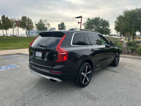 2017 Volvo XC90 T5 Momentum